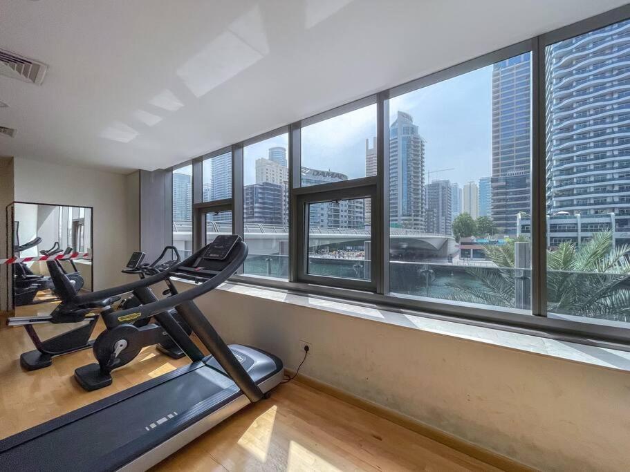 Cozy Studio In Sparkle Tower Jbr By Suiteable Dubai Esterno foto
